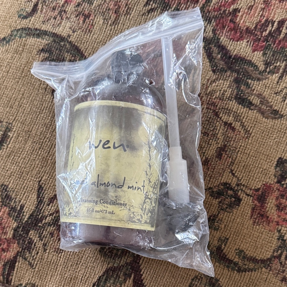 WEN Almond Mint Cleansing Conditioner with Pump